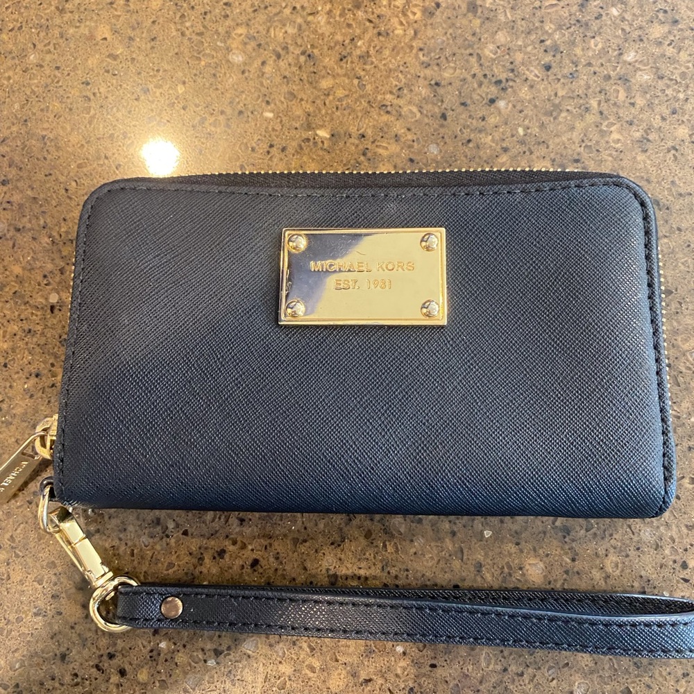 Michael Kors wristlet